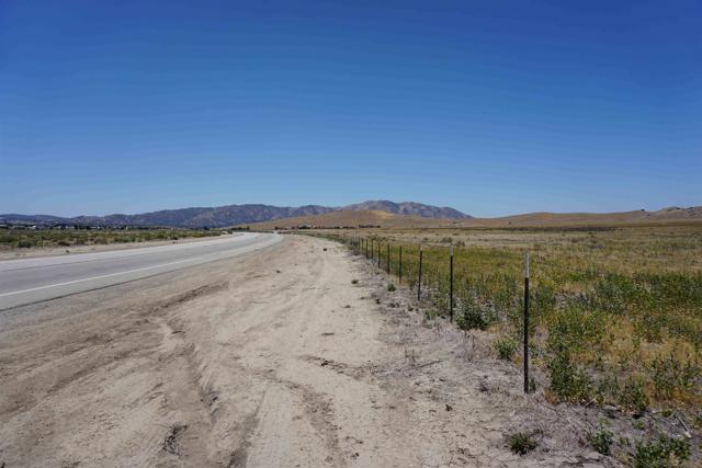0 N of Challenger and Hwy 58, Tehachapi CA: https://media.crmls.org/mediaz/12e85131-4a06-43d8-bd52-6022becff704.jpg