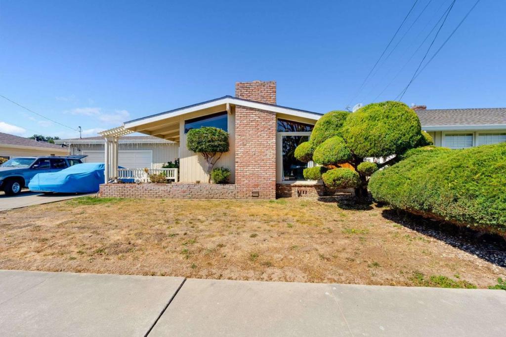 229 Bronson Street