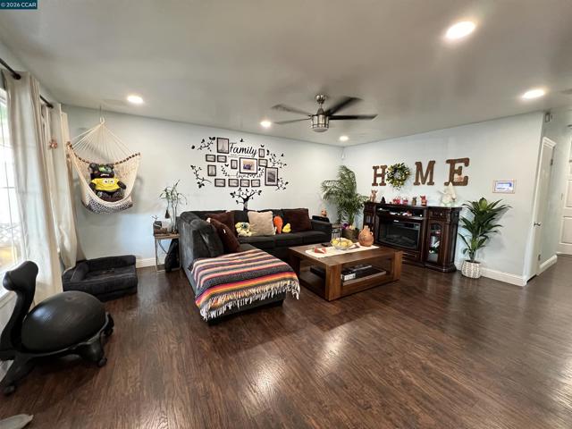 Image 7 of 24 For 251 Rose Ann Ave.