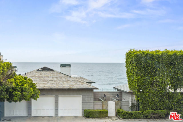 22065 Pacific Coast Highway, Malibu CA: https://media.crmls.org/mediaz/12e91f36-a3b4-4368-bfa6-fc7118b29c9a.jpg