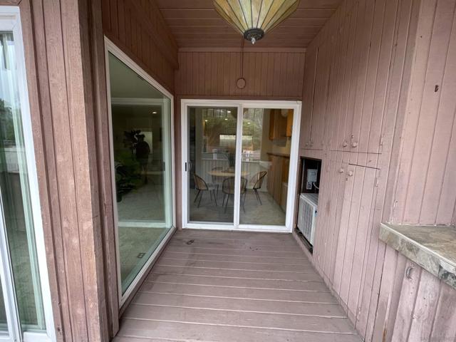Image 28 of 31 For 2610 Torrey Pines Rd  D25
