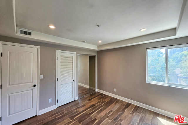 4220 Fair Avenue, North Hollywood CA: https://media.crmls.org/mediaz/12e9a18e-ef10-4705-ad9b-225ccef140bc.jpg