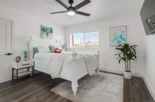 1303 Center Ave, Oceanside CA: https://media.crmls.org/mediaz/12e9cc70-4620-48f8-8524-2785768f788f.jpg