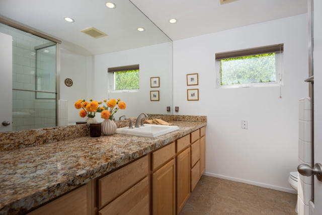 590 N Plaza Amigo, Palm Springs, CA 92262