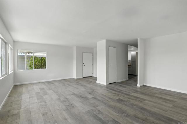 5001 W Florida Avenue, Hemet CA: https://media.crmls.org/mediaz/12ea2a93-2dcd-45f5-86b7-f052bfeaa1b5.jpg