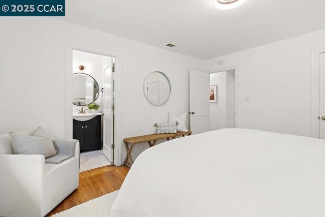 180 Ivy Drive, Orinda CA: https://media.crmls.org/mediaz/12eae3d1-e79b-4491-a75e-b2036eb3acd6.jpg