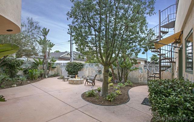 1150 Pine St, Coronado CA: https://media.crmls.org/mediaz/12eaefec-48a8-4f49-ab6c-4c800c786e36.jpg