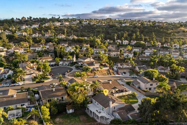 1328 Woodhaven Dr, Oceanside CA: https://media.crmls.org/mediaz/12eb23dd-6768-43a1-901b-a14a1aa435e0.jpg