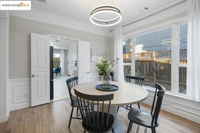 1030 Orchid Dr, Brentwood CA: https://media.crmls.org/mediaz/12eb4d29-5f0e-43ea-a755-26f9276a36be.jpg
