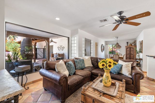 2336 N Girasol Avenue, Palm Springs CA: https://media.crmls.org/mediaz/12eb7cfe-535e-47d7-9449-f208fb48a753.jpg