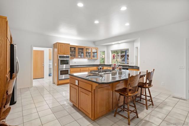 15847 Mac Tan Ln, Valley Center CA: https://media.crmls.org/mediaz/12eb8430-afdd-4de9-a38d-6ca329b1a89f.jpg
