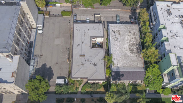 Image 15 of 19 For 674 Catalina Street