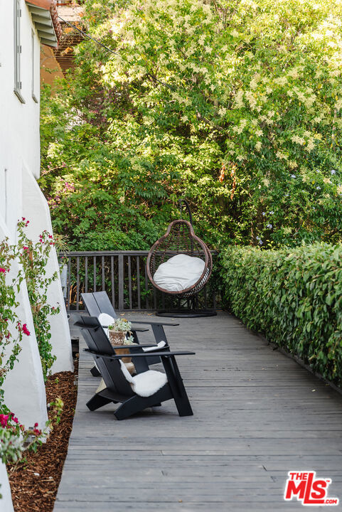 3744 Clayton Avenue, Los Angeles CA: https://media.crmls.org/mediaz/12ed87a1-e97c-4559-9d58-1da71662f7e0.jpg