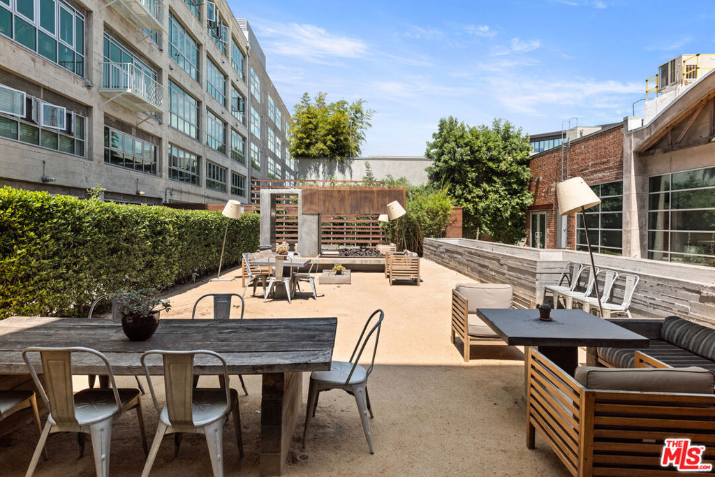 527 Molino Street 201