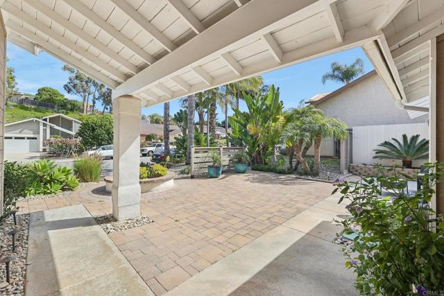 Detail Gallery Image 3 of 51 For 1767 Woodbine Pl, Oceanside,  CA 92054 - 3 Beds | 2 Baths