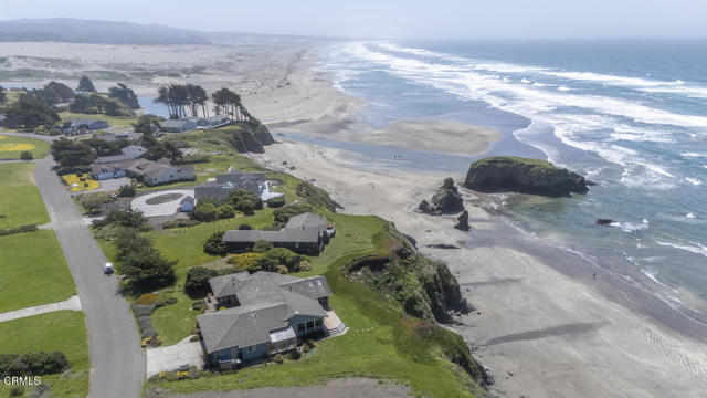 Detail Gallery Image 35 of 38 For 32854 Ocean Meadows Cir, Fort Bragg,  CA 95437 - 3 Beds | 4 Baths