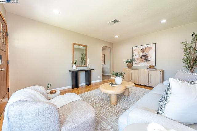 Image 11 of 56 For 4732 Loretta Way