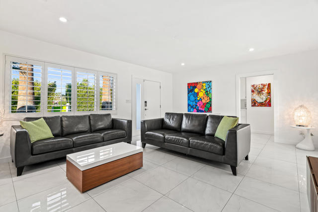 1175 E San Lucas Road, Palm Springs CA: https://media.crmls.org/mediaz/12f0acbe-fbe0-4c15-95be-f265960061c0.jpg