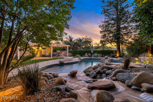 4953 Kilburn Court, Oak Park CA: https://media.crmls.org/mediaz/12f18f46-97fc-4b7a-abda-24f1eac75aa6.jpg