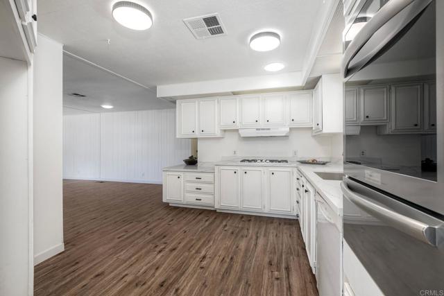 Detail Gallery Image 10 of 31 For 2130 Sunset Dr #134,  Vista,  CA 92081 - 2 Beds | 2 Baths