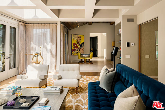 6 Bed Home for Sale in Los Angeles, California