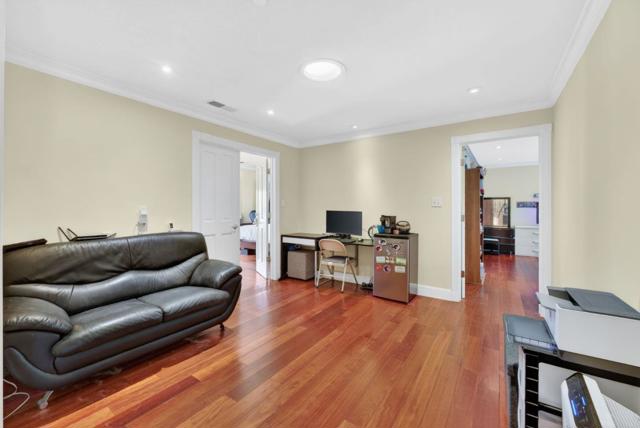 746 Jacaranda Circle, Hillsborough CA: https://media.crmls.org/mediaz/12f51c6a-daa5-41a5-a5f5-0614ff04cf24.jpg