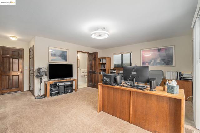 3622 Delancey Ln, Concord CA: https://media.crmls.org/mediaz/12f52db0-b4d1-459a-b00b-9ca4de4eb3bd.jpg