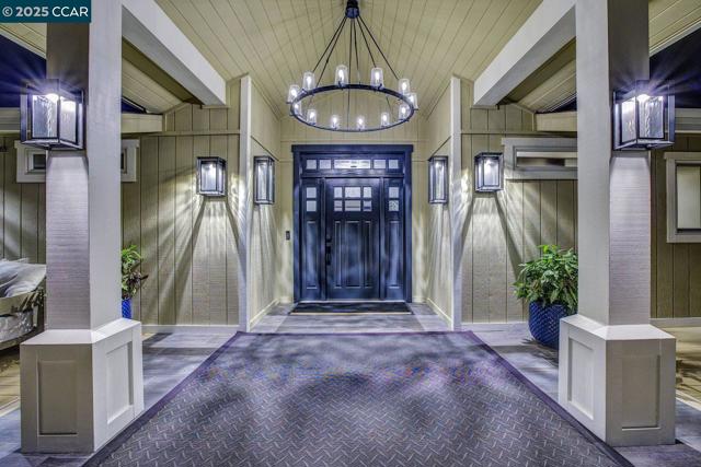 24 Crest Ct, Alamo CA: https://media.crmls.org/mediaz/12f5528d-cfac-45a6-bed3-5e586e39886f.jpg