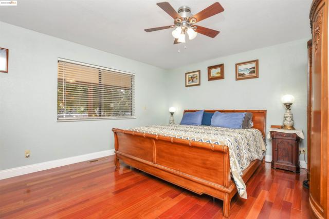 3215 Ohara Ave, Brentwood CA: https://media.crmls.org/mediaz/12f5af80-17ac-4cd1-979e-5410b3ca163d.jpg