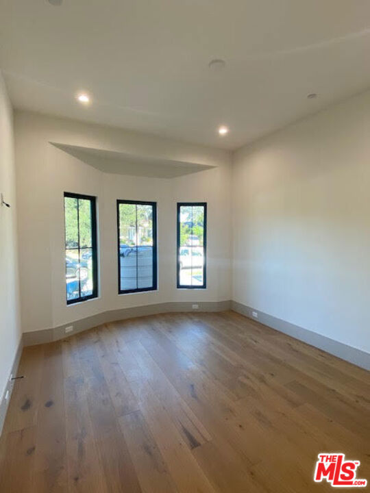 4459 Kraft Avenue photo 3