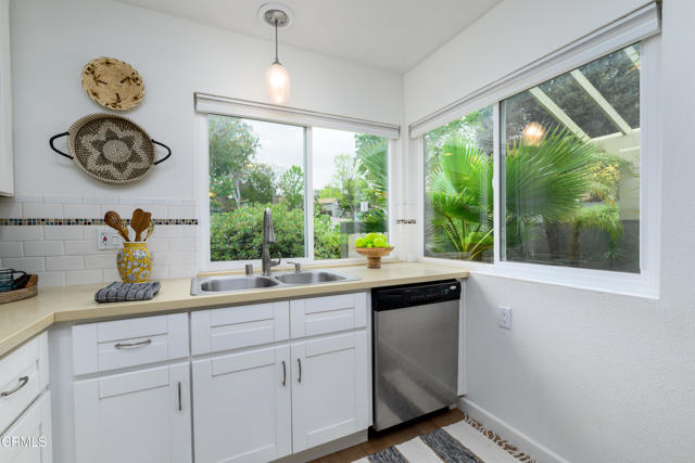 599 Rio Grande Circle, Thousand Oaks CA: https://media.crmls.org/mediaz/12f636d0-e30b-4f81-b972-ae87ed8893aa.jpg