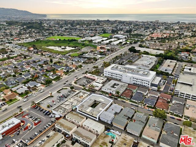 21110 Wood Avenue, Torrance CA: https://media.crmls.org/mediaz/12f63922-43c9-44ce-aff2-6979e141c5b4.jpg