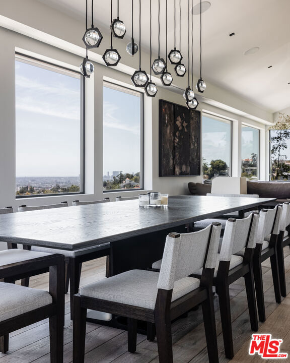 2532 Canyon Oak Dr, Los Angeles CA: https://media.crmls.org/mediaz/12f6a7e4-b59c-4a36-9b35-a02d9c054c4d.jpg