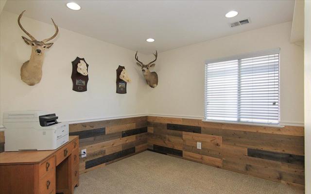 2155 Beachwood Court, Hollister CA: https://media.crmls.org/mediaz/12f7e4e9-8e18-4171-bc1f-c8c8a6fce261.jpg