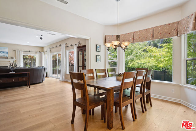 23040 Blue Bird Drive, Calabasas CA: https://media.crmls.org/mediaz/12f85ff8-9f8d-4c00-a3c9-719196388148.jpg