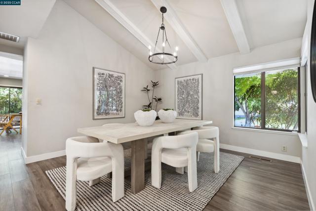5104 Alhambra Valley Rd, Martinez CA: https://media.crmls.org/mediaz/12f8c04f-a708-4490-bb37-f4f7ee601302.jpg