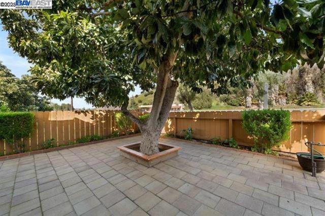 37391 Mission Blvd, Fremont CA: https://media.crmls.org/mediaz/12f964b0-fcee-4cac-964e-49f3bcbd07c8.jpg