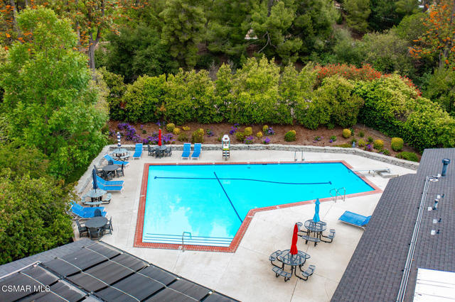 566 Rancho Road, Thousand Oaks CA: https://media.crmls.org/mediaz/12f9950f-4bc8-4837-baf6-60569ce11c91.jpg