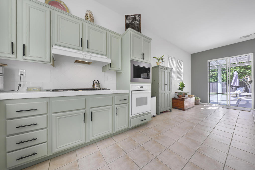 MLS #219136991DA image #13