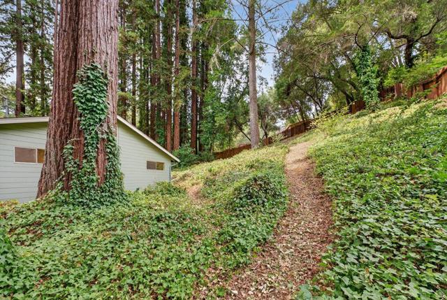 14755 Two Bar Road, Boulder Creek CA: https://media.crmls.org/mediaz/12fb02d6-8aaa-4518-a6bb-1cac59274e81.jpg