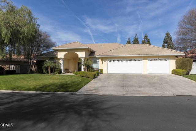 4205 Palisades Circle, Bakersfield CA: https://media.crmls.org/mediaz/12fb1b8b-cf7a-4198-bb34-cc79ef2313a7.jpg