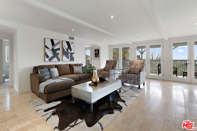 6240 Mulholland Highway, Los Angeles CA: https://media.crmls.org/mediaz/12fb5e8c-57f8-41ce-aab3-b48afb4f7554.jpg