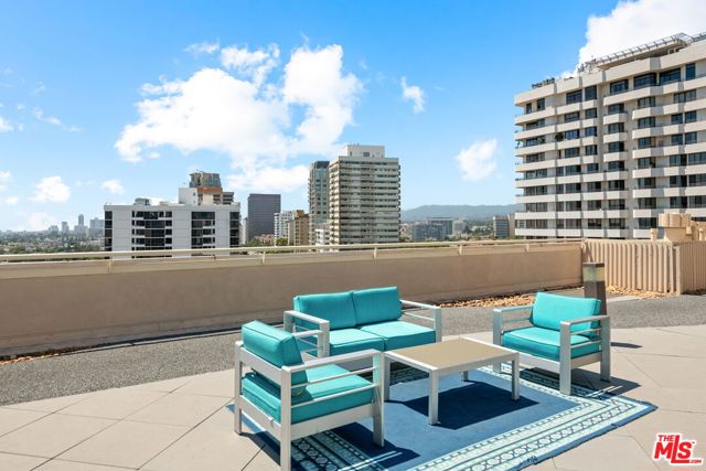 10590 Wilshire Boulevard, Los Angeles, California 90024, 2 Bedrooms Bedrooms, ,1 BathroomBathrooms,Condominium,For Sale,Wilshire,24430229