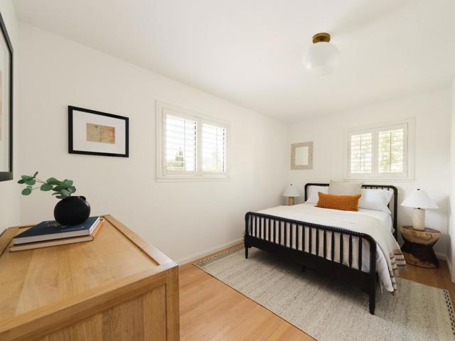 639 Palmer Lane, Menlo Park CA: https://media.crmls.org/mediaz/12fbc494-d396-4503-8574-6c0b2673f9a1.jpg