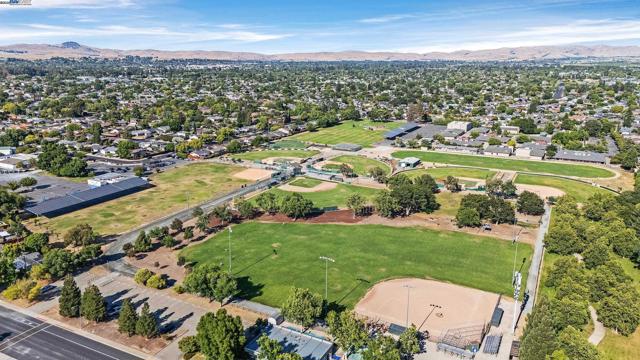 394 Encino, Livermore CA: https://media.crmls.org/mediaz/12fc2063-4aee-412e-97b9-4fcd7bfba05c.jpg