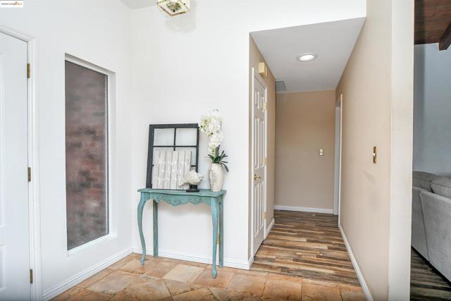 780 Beaver Ln, Discovery Bay CA: https://media.crmls.org/mediaz/12fc32ac-ff3a-4d24-8ec0-e6a06bc3fb33.jpg