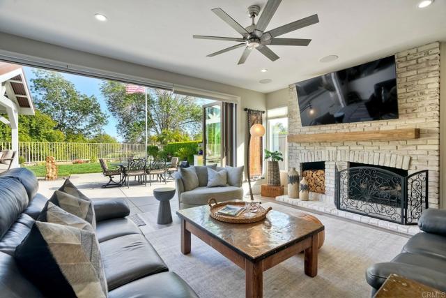 Detail Gallery Image 1 of 57 For 1109 Countrywood Ln, Vista,  CA 92081 - 4 Beds | 2/1 Baths