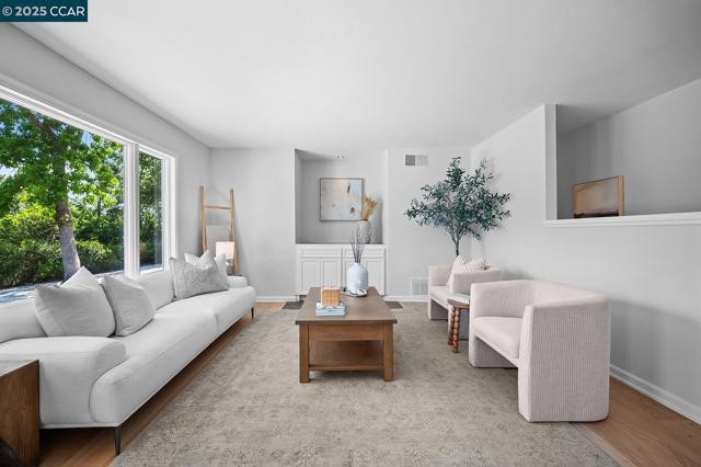 196 Miramonte Rd, Walnut Creek CA: https://media.crmls.org/mediaz/12fda74e-7bc6-405a-9066-433edff07877.jpg