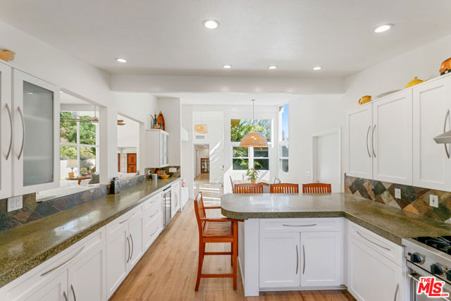 6308 Paseo Canyon Drive, Malibu CA: https://media.crmls.org/mediaz/12fdd9f9-d083-4c8b-a8c1-929ea1c49f66.jpg