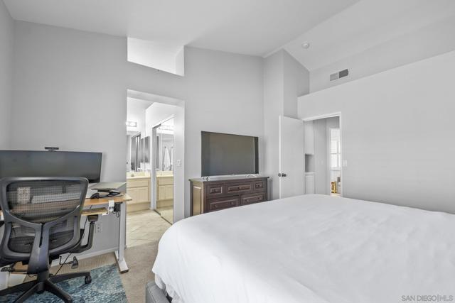 11378 Via Rancho San Diego, El Cajon CA: https://media.crmls.org/mediaz/12fdf5c2-b574-43e4-8785-a0d41e581b61.jpg